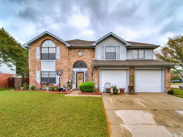 303 Hopewell St, Grand Prairie, TX 75052