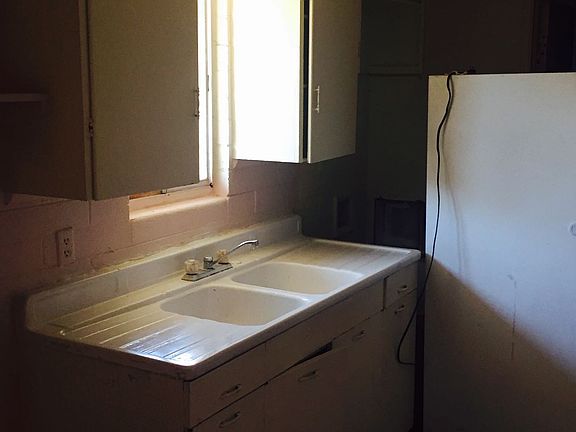 3rd image of 817 E Alice Ave APT B