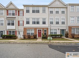 101 Giera Ct, Parlin, NJ 08859