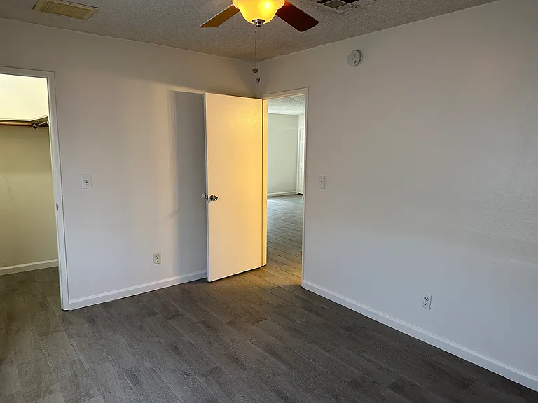 929 Perdew Ave — Photo 9