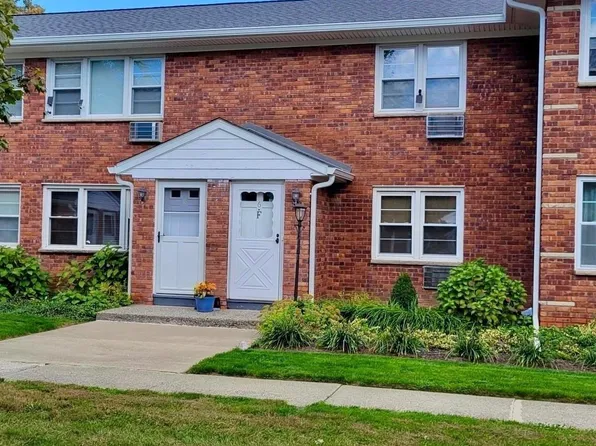 2710 South Road #F6, Poughkeepsie, NY 12601