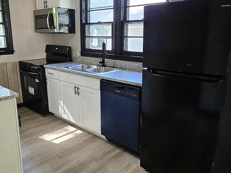 609 N Rhyne St — Photo 18