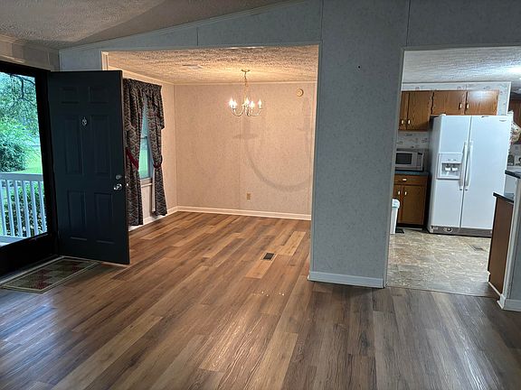 4th image of 608 Serenity Cir