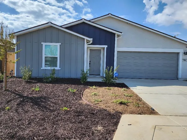 1568 Concord Ave, Madera, CA 93637