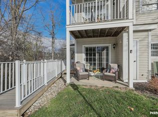 1023 Castle Rd, Mahwah, NJ 07430