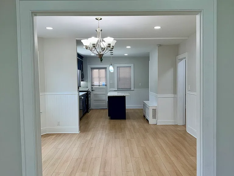 332 Robbins St — Photo 5
