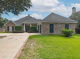 207 Hamlet Ln, Lafayette, LA 70508