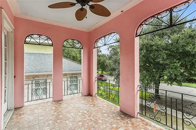 3 bed, 2.0 bath, 2100 sqft, $3,200 — Photo 2