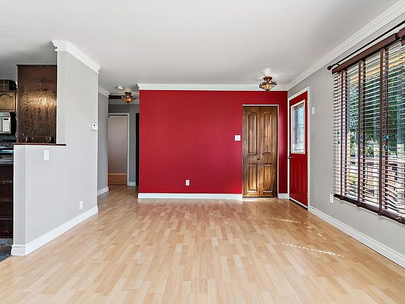 4th image of 8936 154th St NW