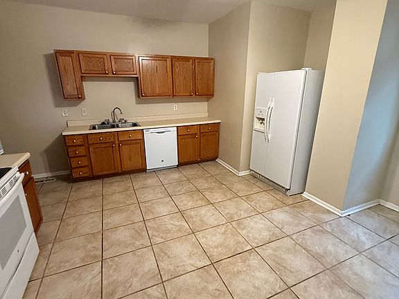 3rd image of 4066 Taft Ave #1