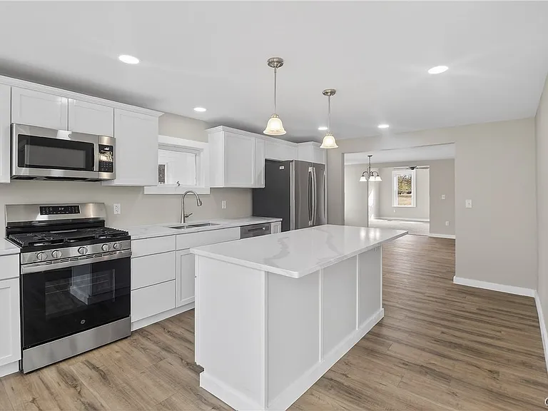6637 Dix Rd — Photo 10