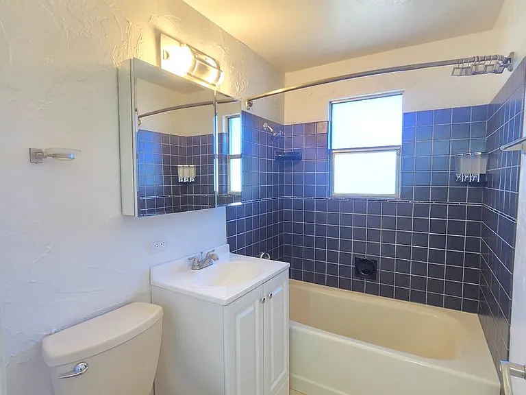 5621 N Hemlock St — Photo 16