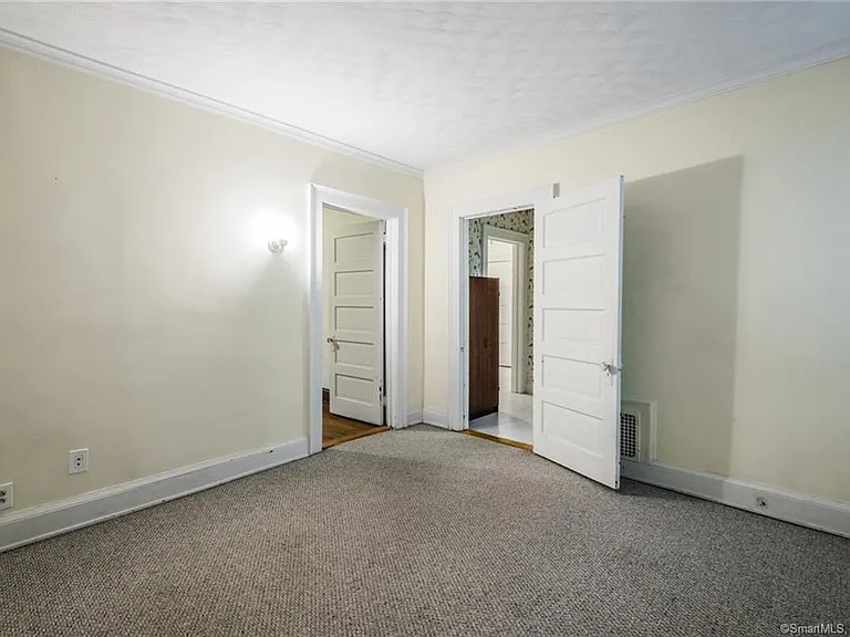 212 S Highland St — Photo 10