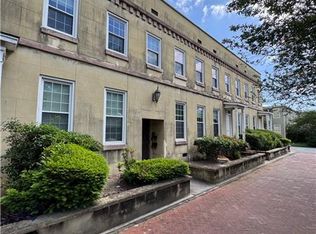 412 E Hall St, Savannah, GA 31401