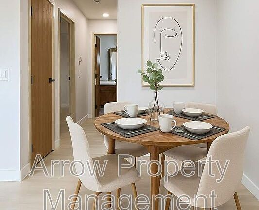 4th image of 515 W Saunders Ave Unit 9