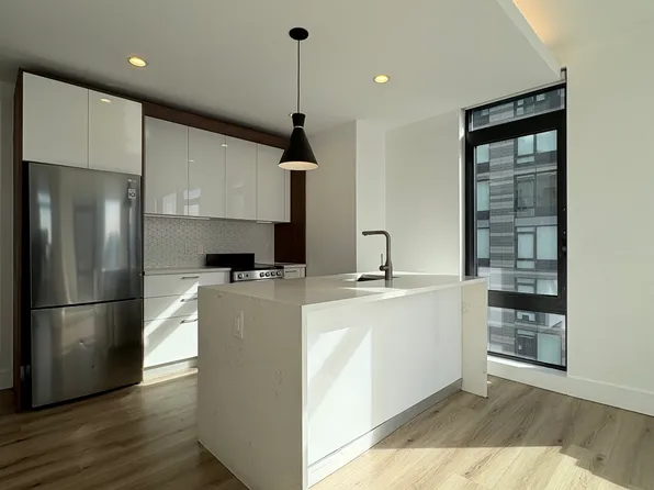 228 East 135th Street image 2 of 18