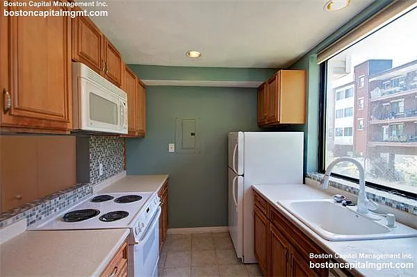 2 bed, $2,995 — Photo 3