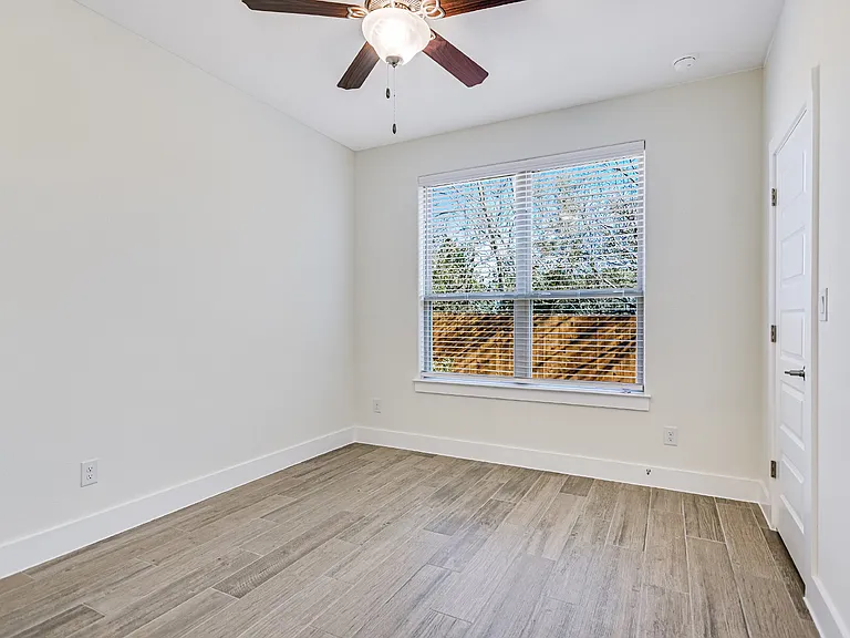 450 Parkline Dr — Photo 11