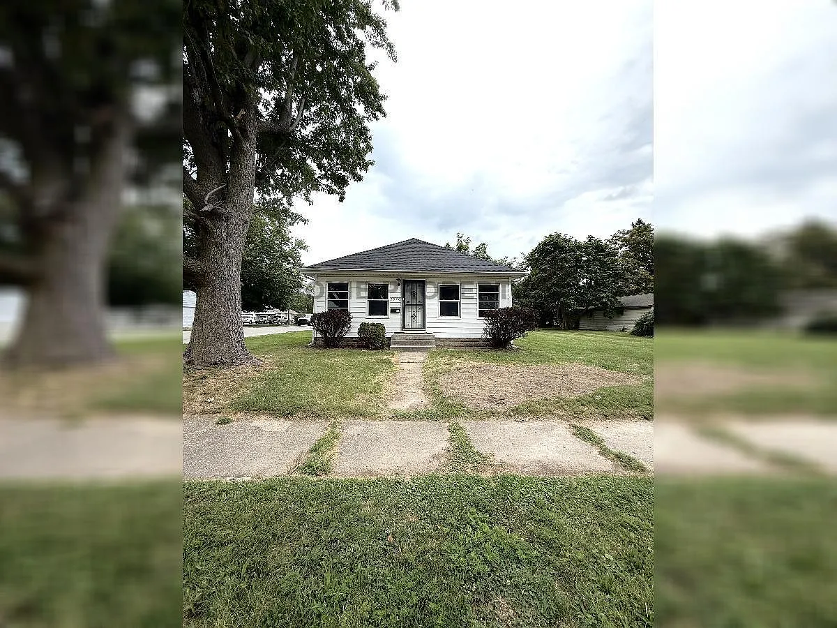 3 bed, 1358 sqft, $1,105 — Photo 1