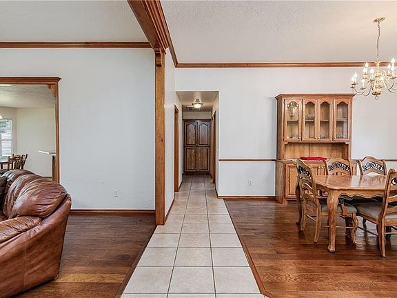 5th image of 240 SW 140th Ter