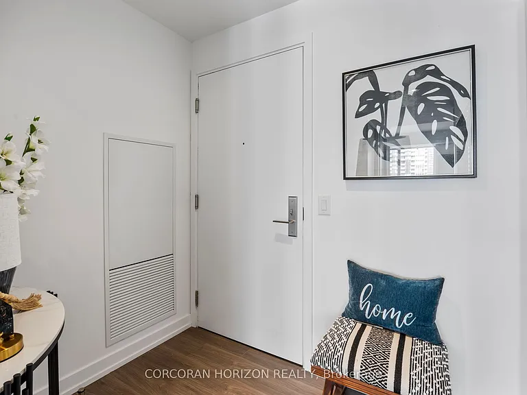20 Edward St #Penthouse 1 — Photo 5