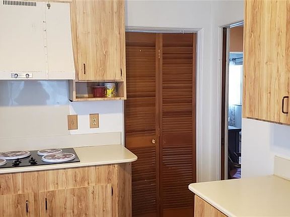 2nd image of 1604 Campbell Ave