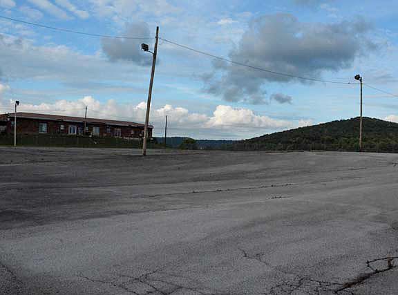 2nd image of 912 N Main St