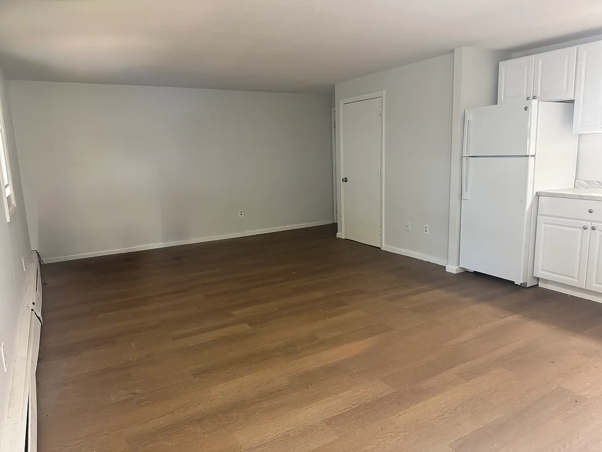 Building Photo - 830 W Boylston St #6