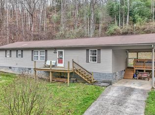9639 Cumberland Rd, Pound, VA 24279