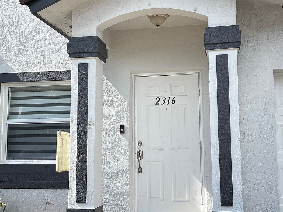 1st image of 2316 SE 24th Ave