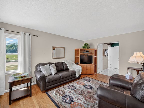 5th image of 500 E Titus Ave