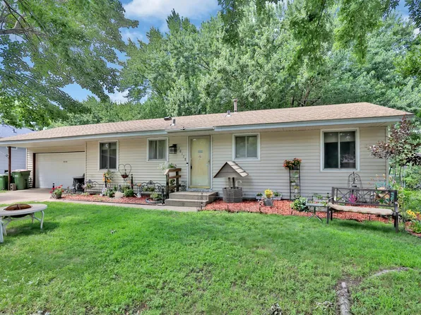10178 Uplander St NW, Coon Rapids, MN 55433