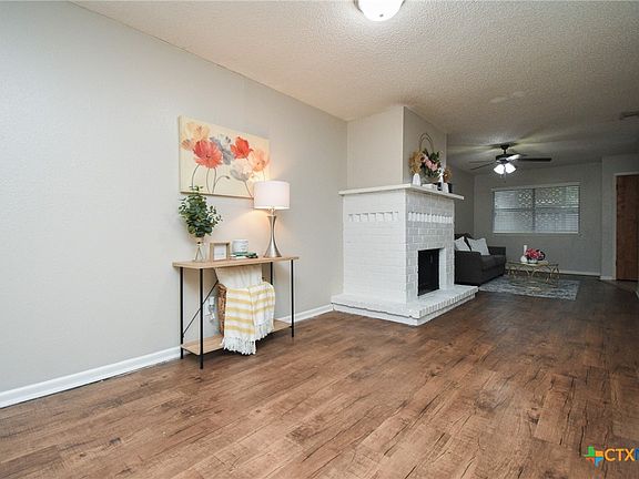 3rd image of 207 Palmwood Dr APT 3