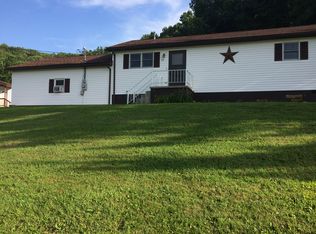 426 Haymond Rd, Grafton, WV 26354