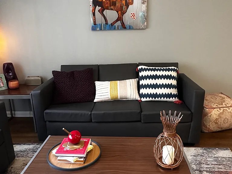 The Quarters Sterling House (Student Housing - Rent by the Bed) — Photo 40