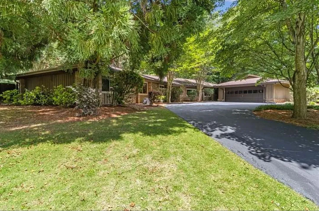 4 bed, 2713 sqft, $3,800 — Photo 1