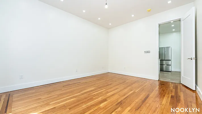 Rented by Nooklyn NYC LLC | media 19