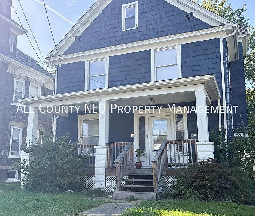 911 Fulton Rd NW #2