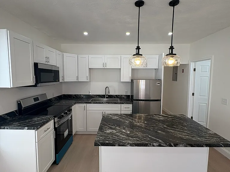 105 Beacon Ave #1 — Photo 6