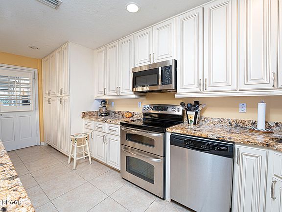 5th image of 2928 Sea Oats Cir