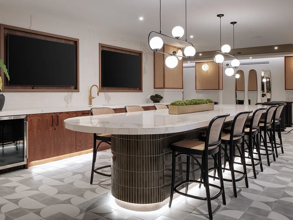 Building Photo 5