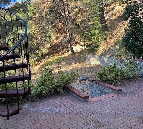 Private back patio (for studio use only) overlooking nature reserve.