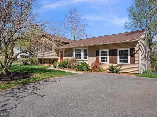 8505 Calypso Ln, Gaithersburg, MD 20879