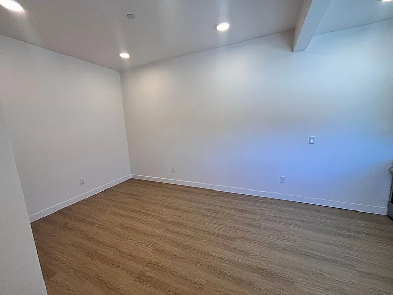 630 Harbour Way — Photo 16