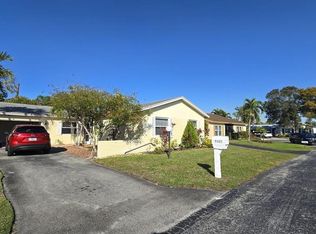 7423 Pine Forest Cir W, Lake Worth, FL 33467