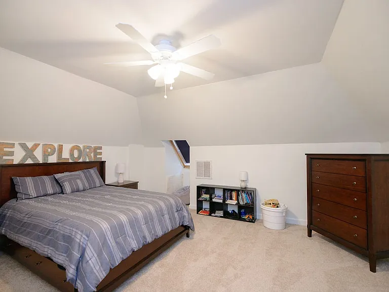 183 Herman Melville Ave — Photo 21
