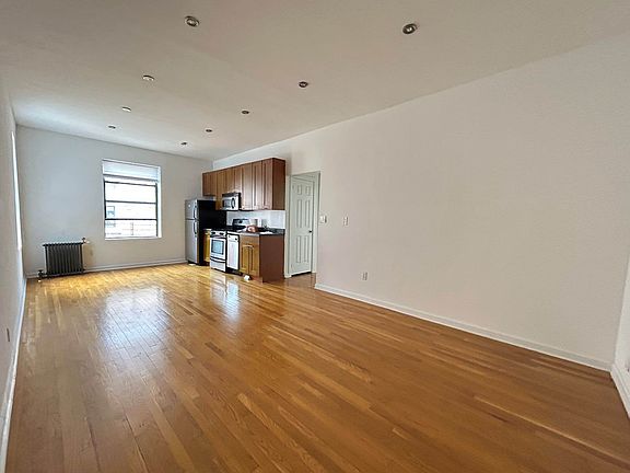 2nd image of 358 Saint Johns Pl #3J