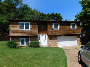 1760 Scenic Meadows Dr, Imperial, MO 63052