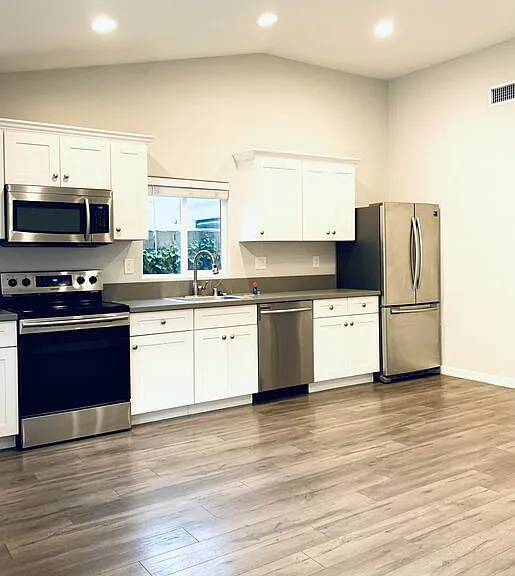 328 W California Ave — Photo 5