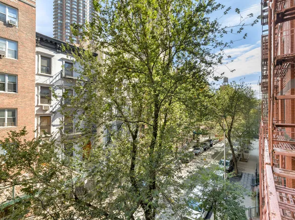 332 East 77th Street image 8 of 10